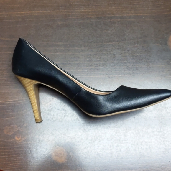 Pointed Toe black heels - Picture 4 of 4